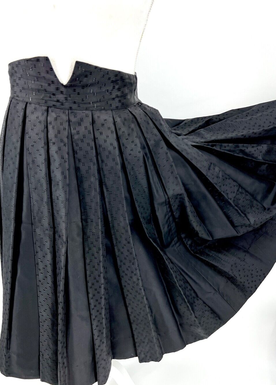 Vintage 1950s Smart Set Taffeta Circle Skirt Black High Waist TV Movie Wardrobe